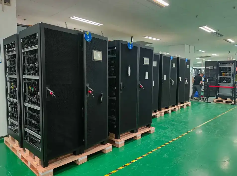 OEM Data Center Room Three Phase High Frequency Online 200kVA Modular UPS