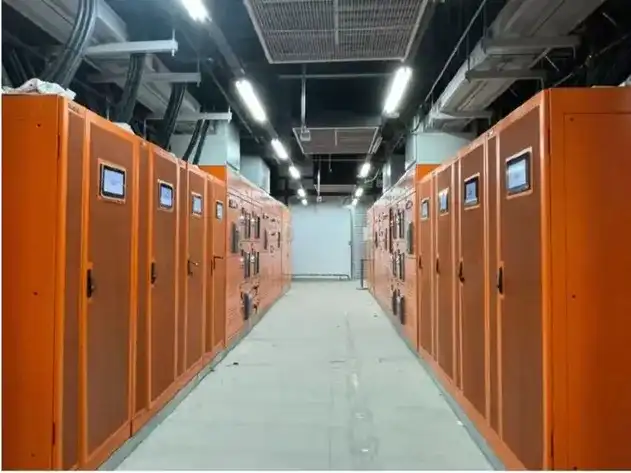 OEM Data Center Room Three Phase High Frequency Online 400kVA Modular UPS